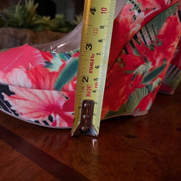 Colorful Aldo Platform Peep-Toe Heels - Picture 3 of 9